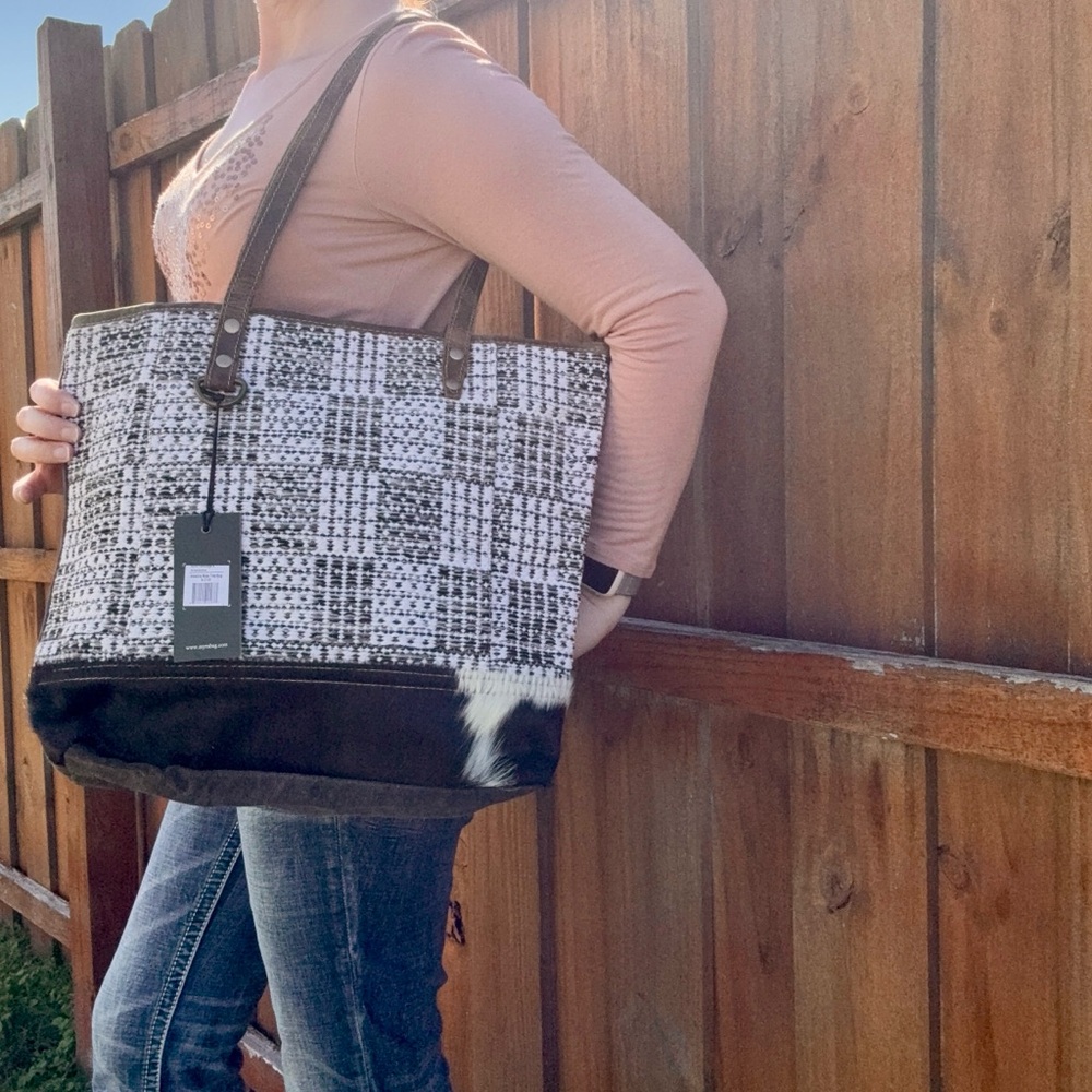 Myra Bag-Amazing Maze Tote - Picture 4 of 15